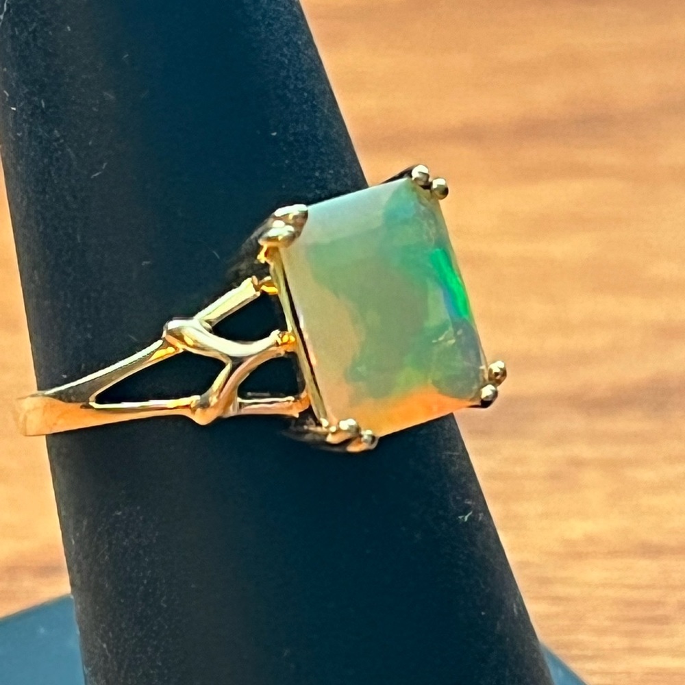 Gorgeous ring